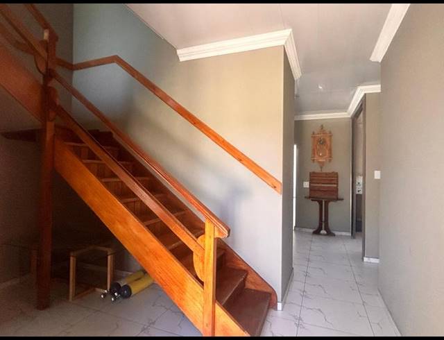 5 BEDROOM HOUSE FOR SALE IN MEYERVILLE